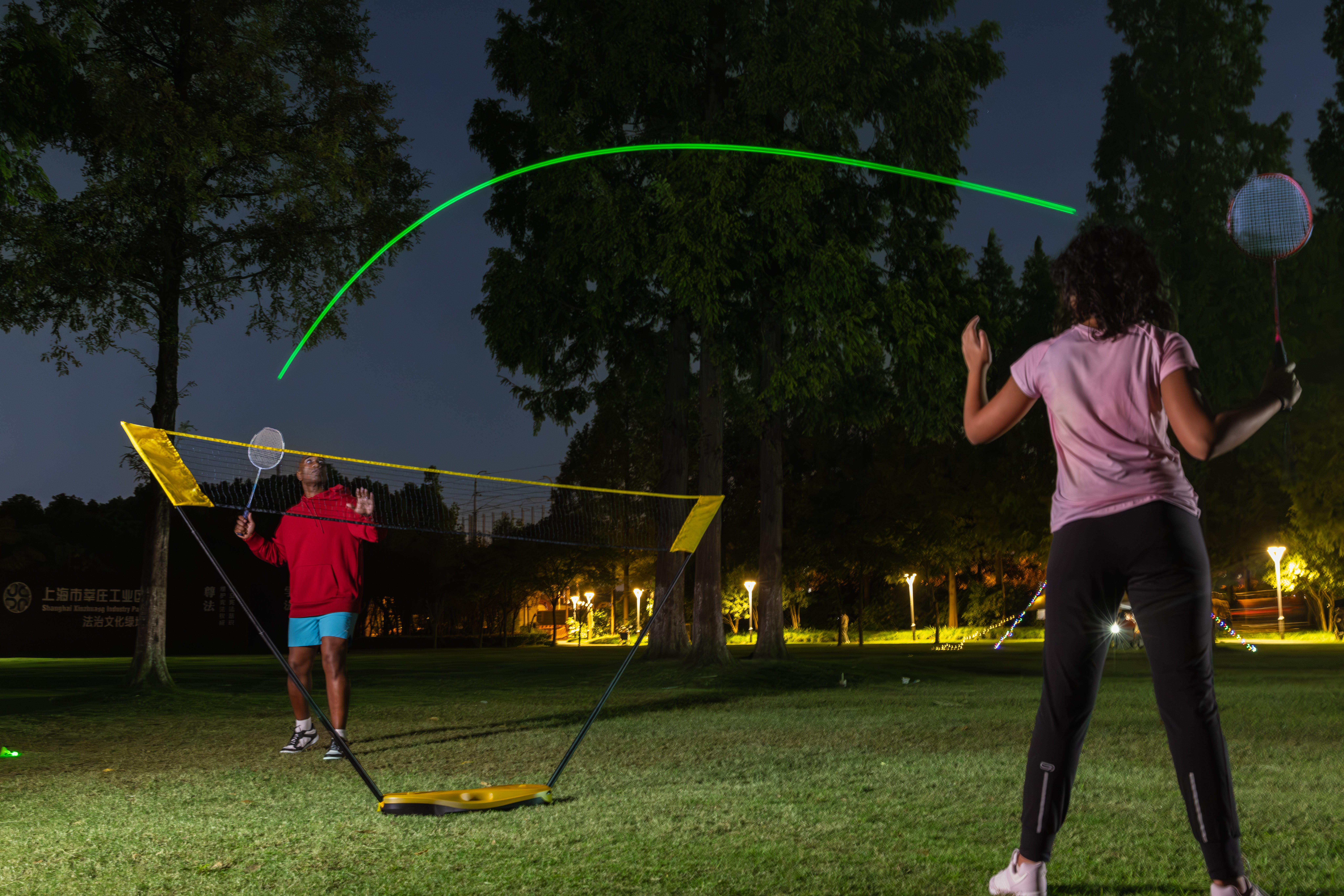 Outdoor Badminton Illuminated Shuttlecock to Play in the Dark - Feenixx 530 Nite - PERFLY