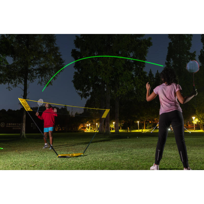 Feenixx 530 Nite - Volante de bádminton iluminado para exteriores para jugar en la oscuridad.