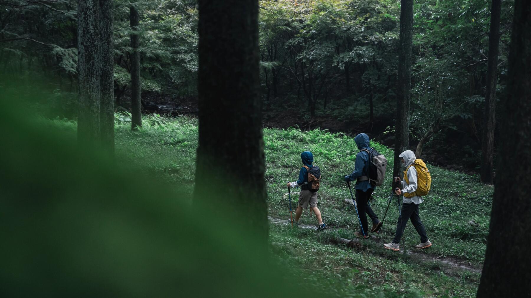 couple taking a break during a hike