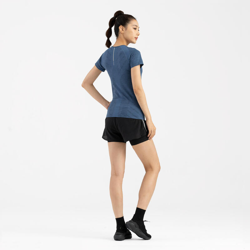 Women's Seamless Running &Trail Running T-Shirt-KIPRUN Run 500 Comfort Slim-Blue