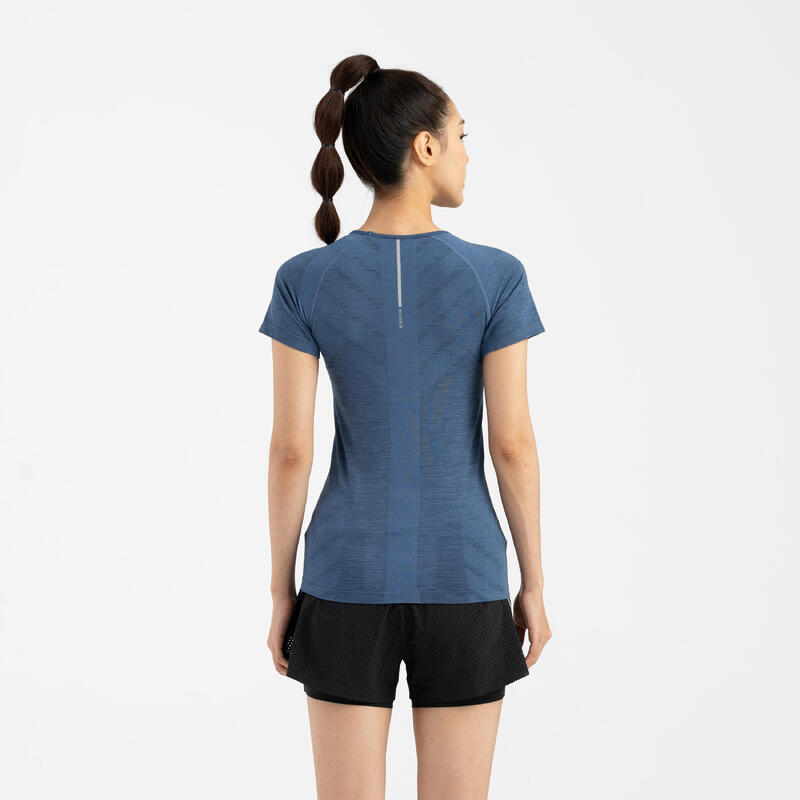女款舒適無縫修身跑步 T 恤 Run 500－藍色