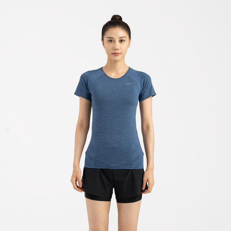 Women's Seamless Running &Trail Running T-Shirt-KIPRUN Run 500 Comfort Slim-Blue