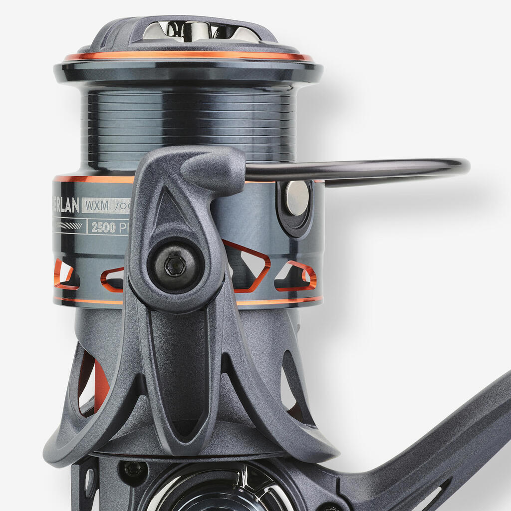 Lure fishing reel - WXM 700 2500 PR