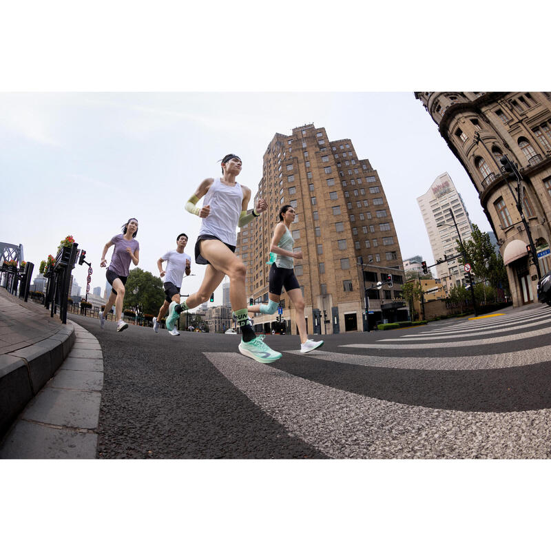 Șort alergare 2 în 1 - KIPRUN Run 500 Confort Negru Bărbați