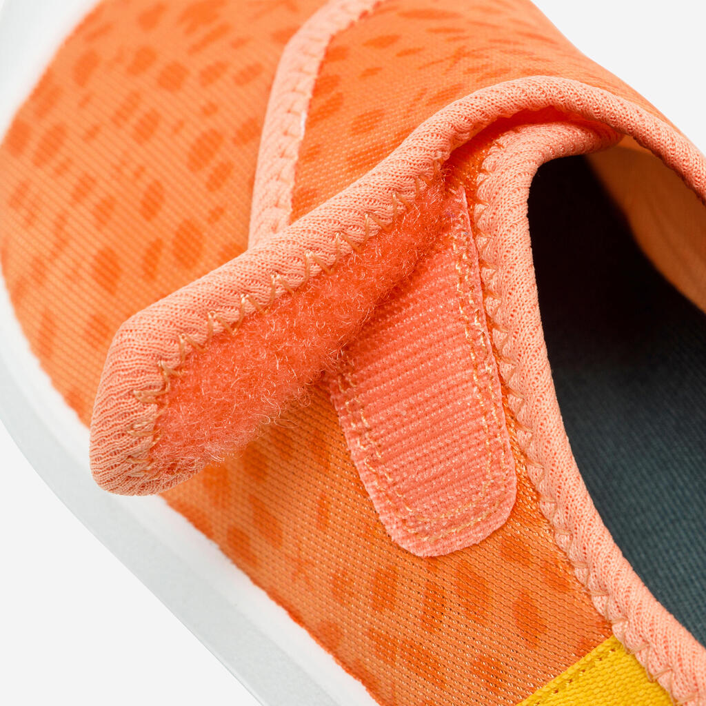 Detská obuv do vody Aquashoes 120 so suchým zipsom oranžová
