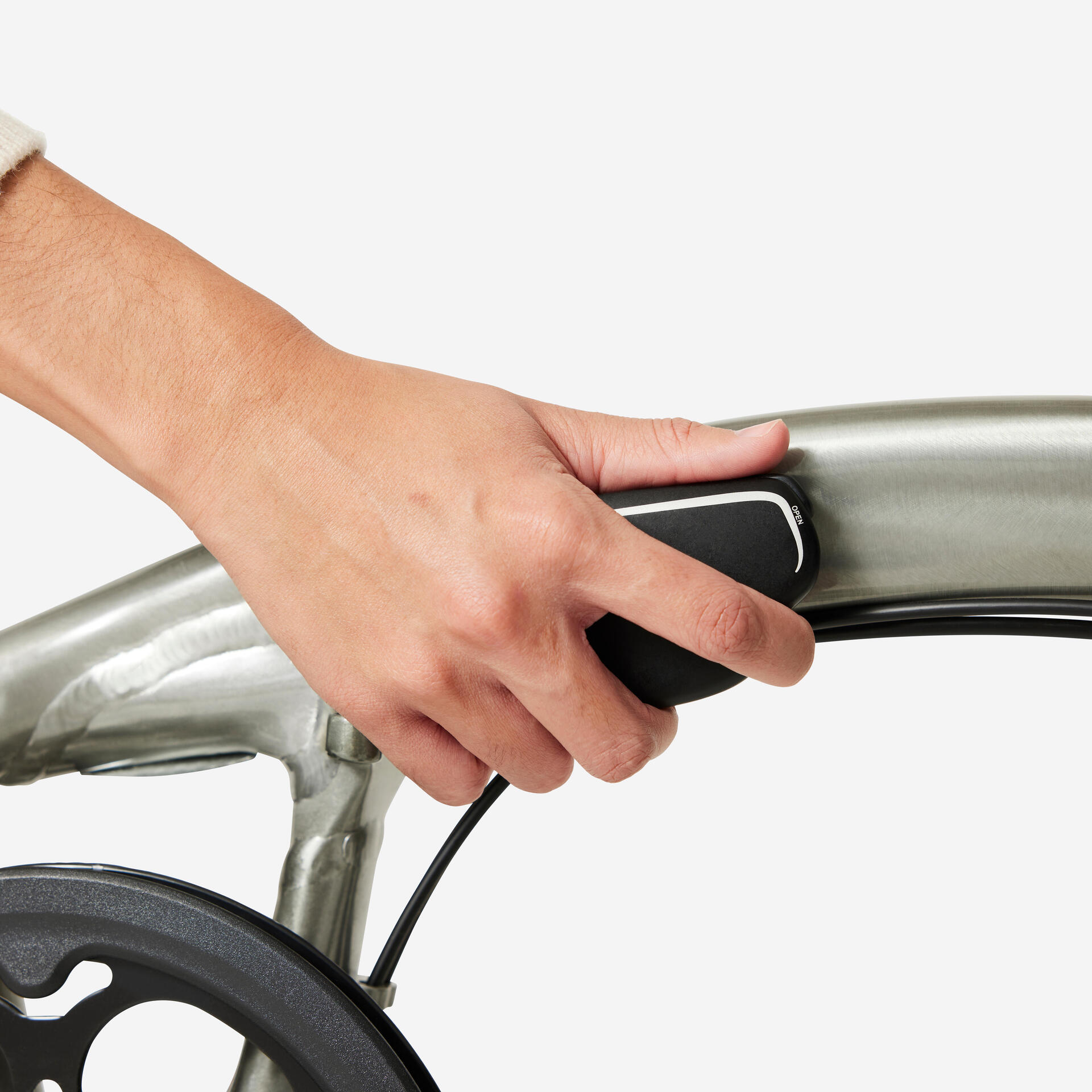 Inventer un vélo compact au dépliage instantané