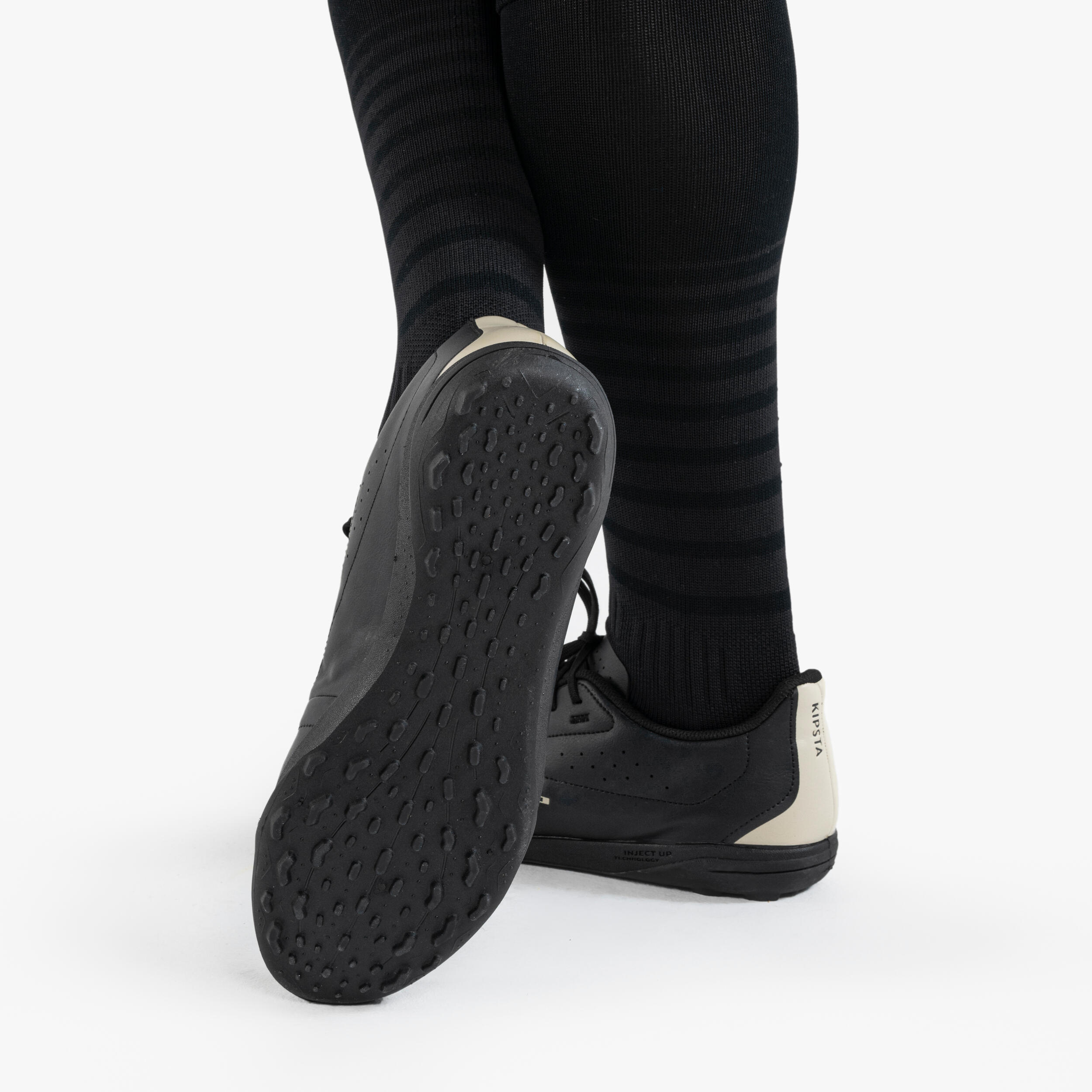 Men Football Shoes for Turf Essential 100 - Black