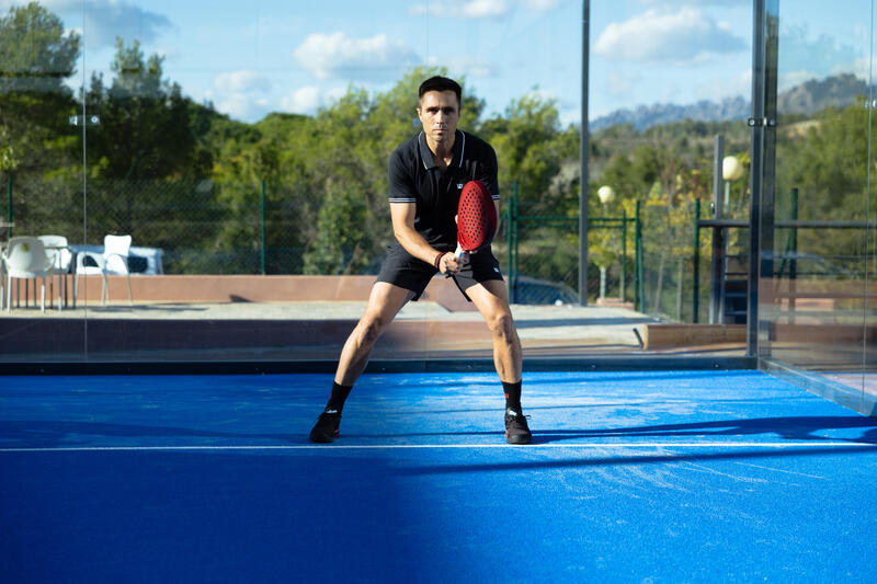 CUM SĂ ALEGI ÎMBRĂCĂMINTEA PENTRU SPORTURI CU RACHETA PENTRU BĂRBAȚI