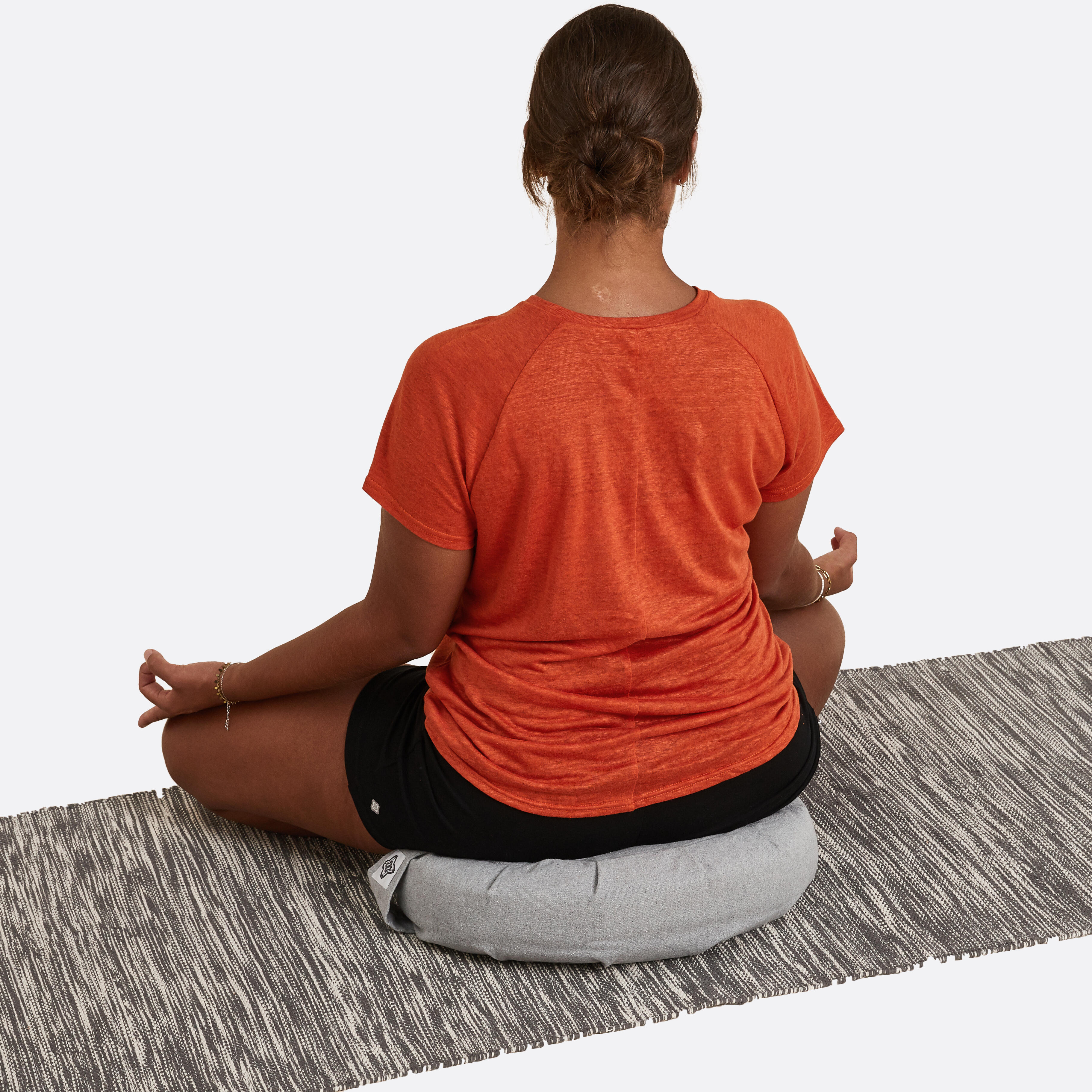 KIMJALY Polkruhový vankúš na jogu a meditáciu sivý bez · záber 5