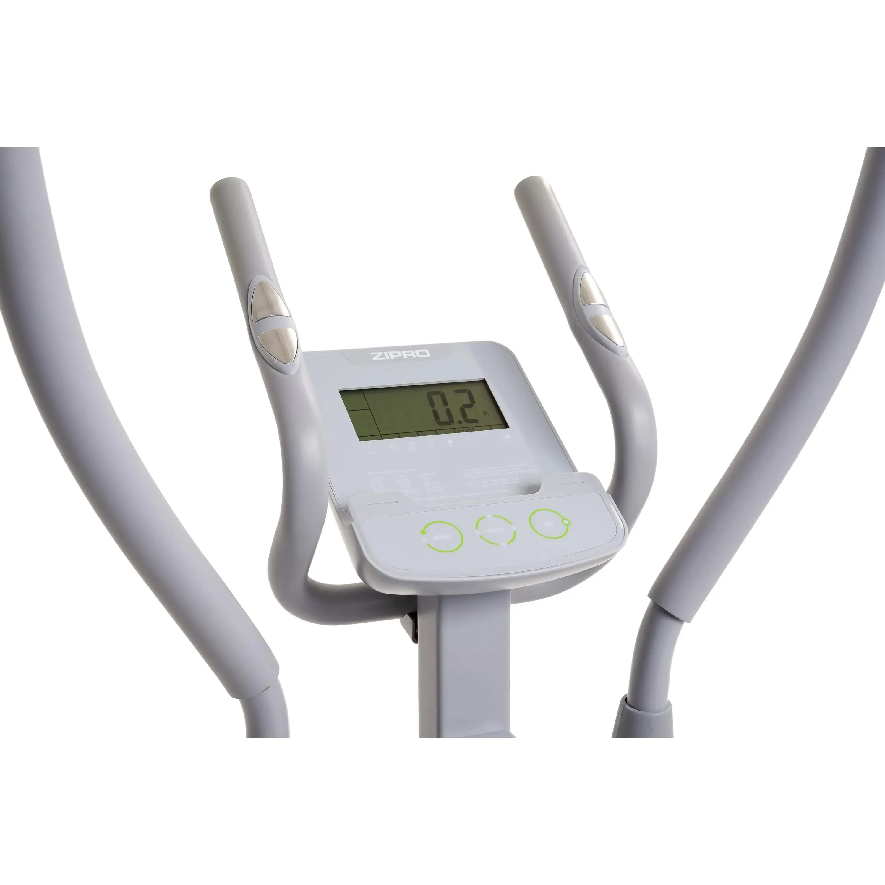 Nahaufnahme der Konsole und Griffe eines grauen Zipro-Crosstrainers mit digitaler Displayanzeige.
