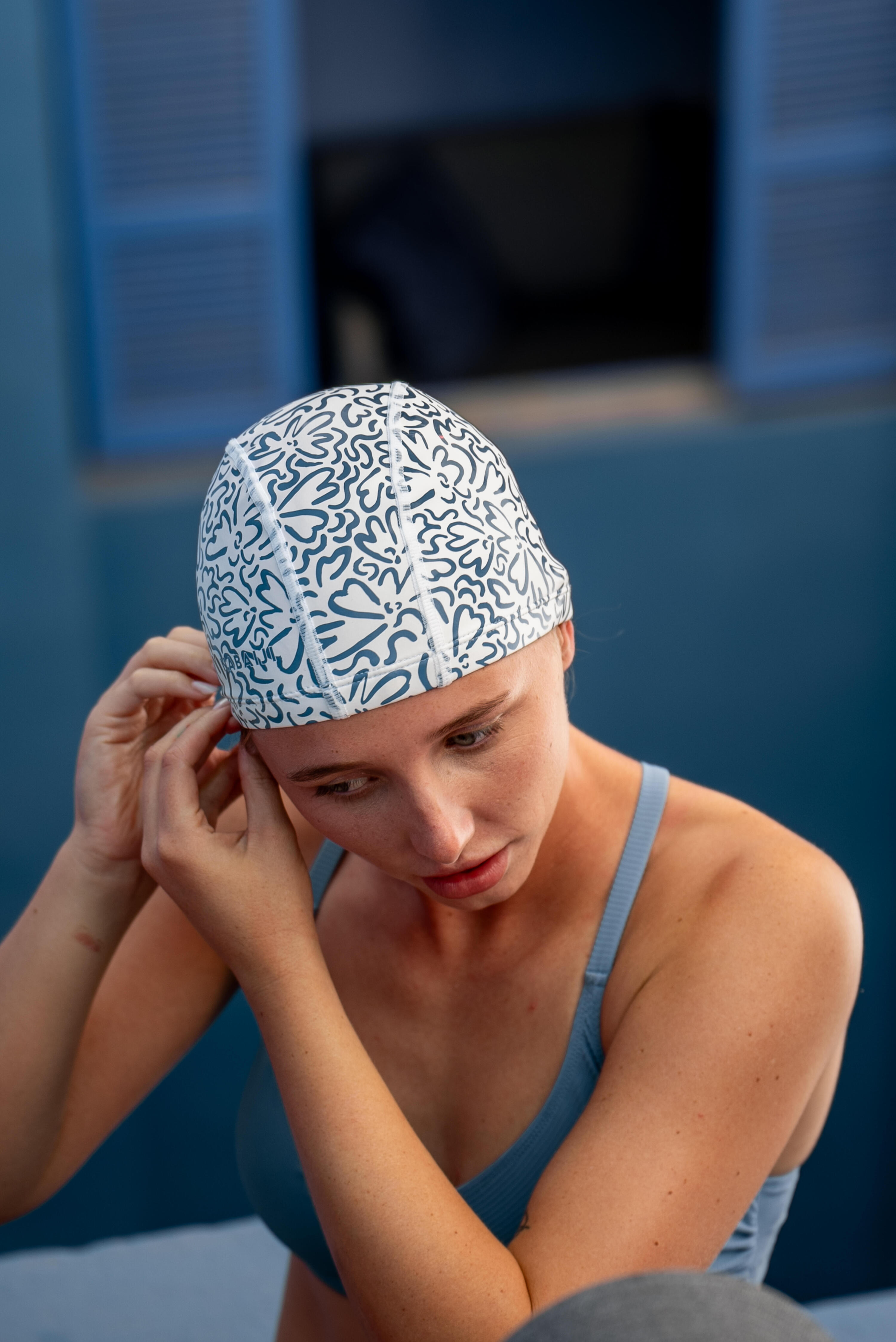 Bonnet de bain en maille enduite - tissu imprimé - taille m - blanc ondu bleu 5/9