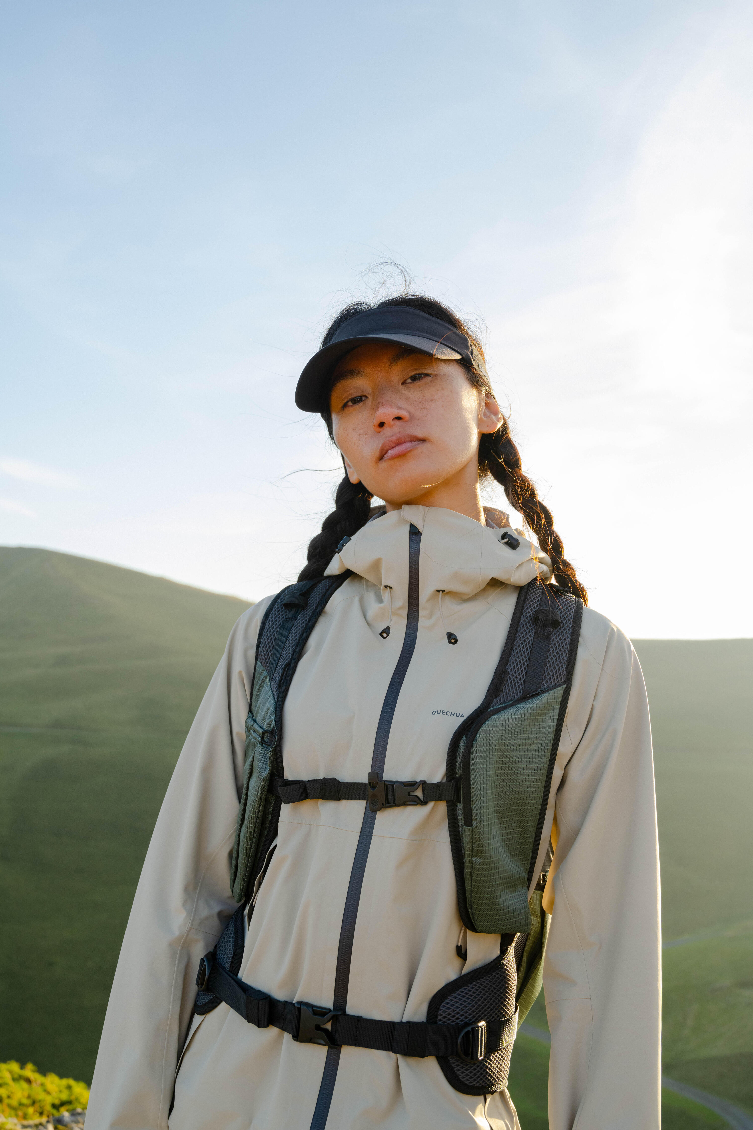 Manteau de randonnée imperméable femme, MH 500 14/16