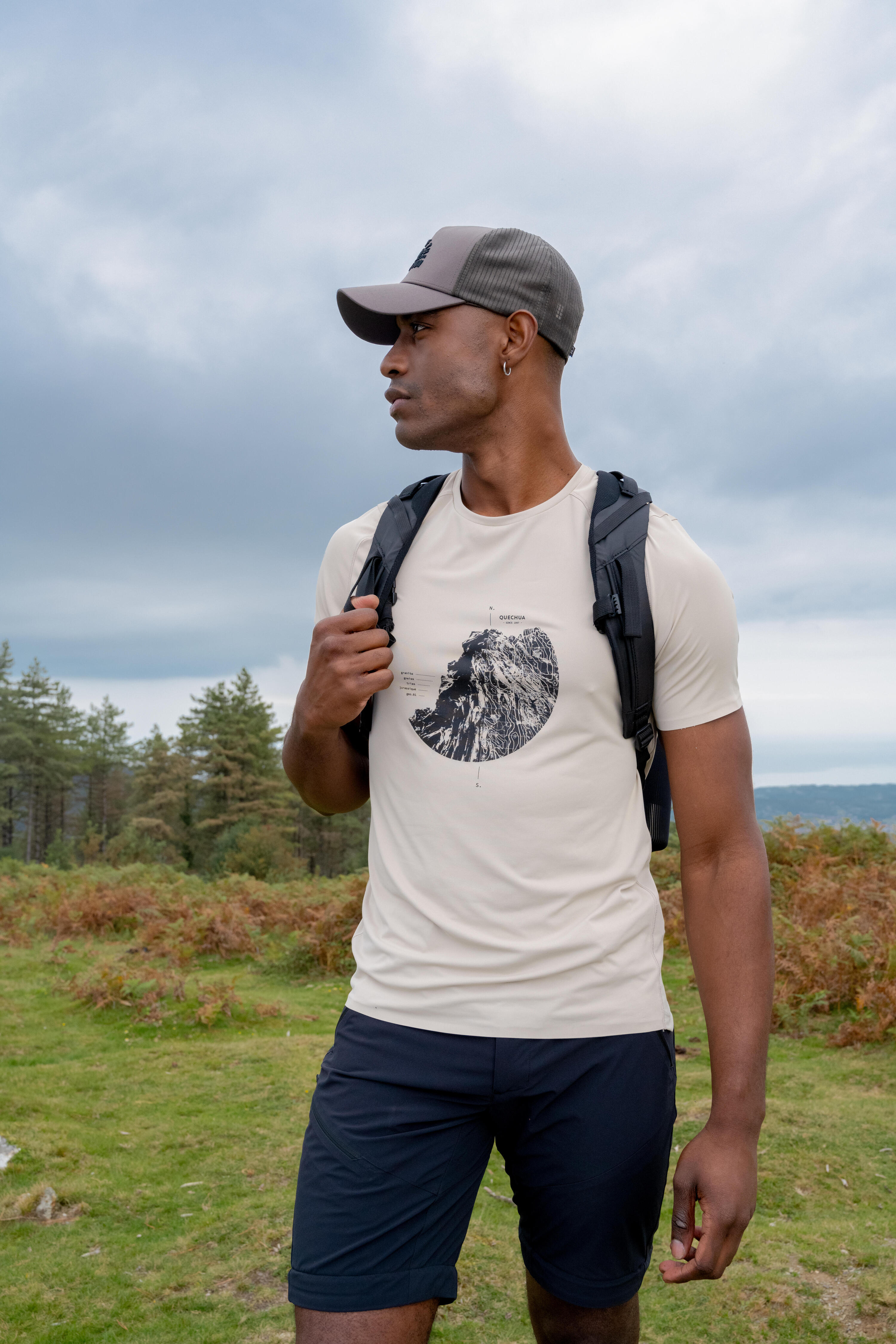 T-shirt de randonnée homme, MH 500 4/9