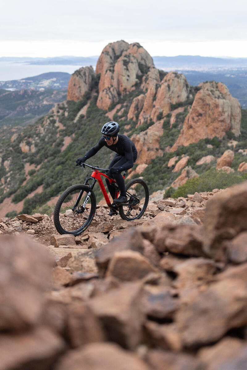 Czym jest i jaki rower enduro wybrać na początek swojej przygody?