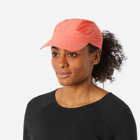 GORRA TREKKING VENTILADA  MT500 ROJO CORAL