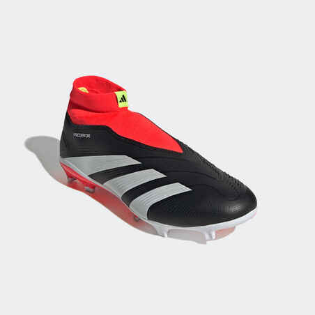 Suaugusiems skirti futbolo bateliai „Predator League Laceless“