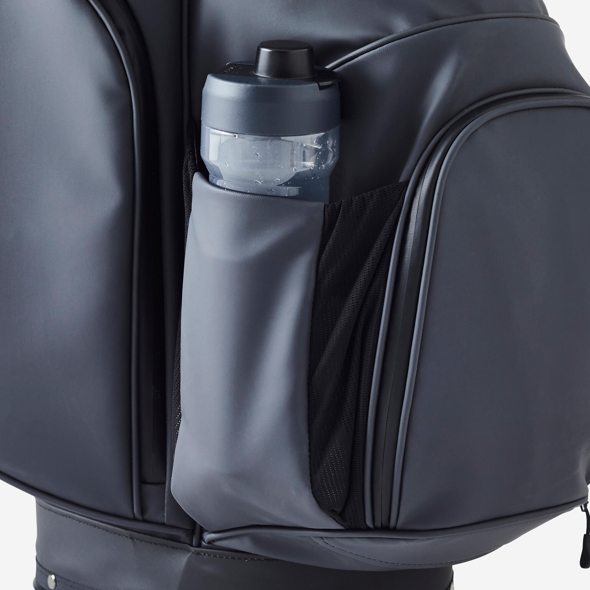 INESIS Golfový bag trojnožka waterproof INESIS Light sivý bez · záber 6