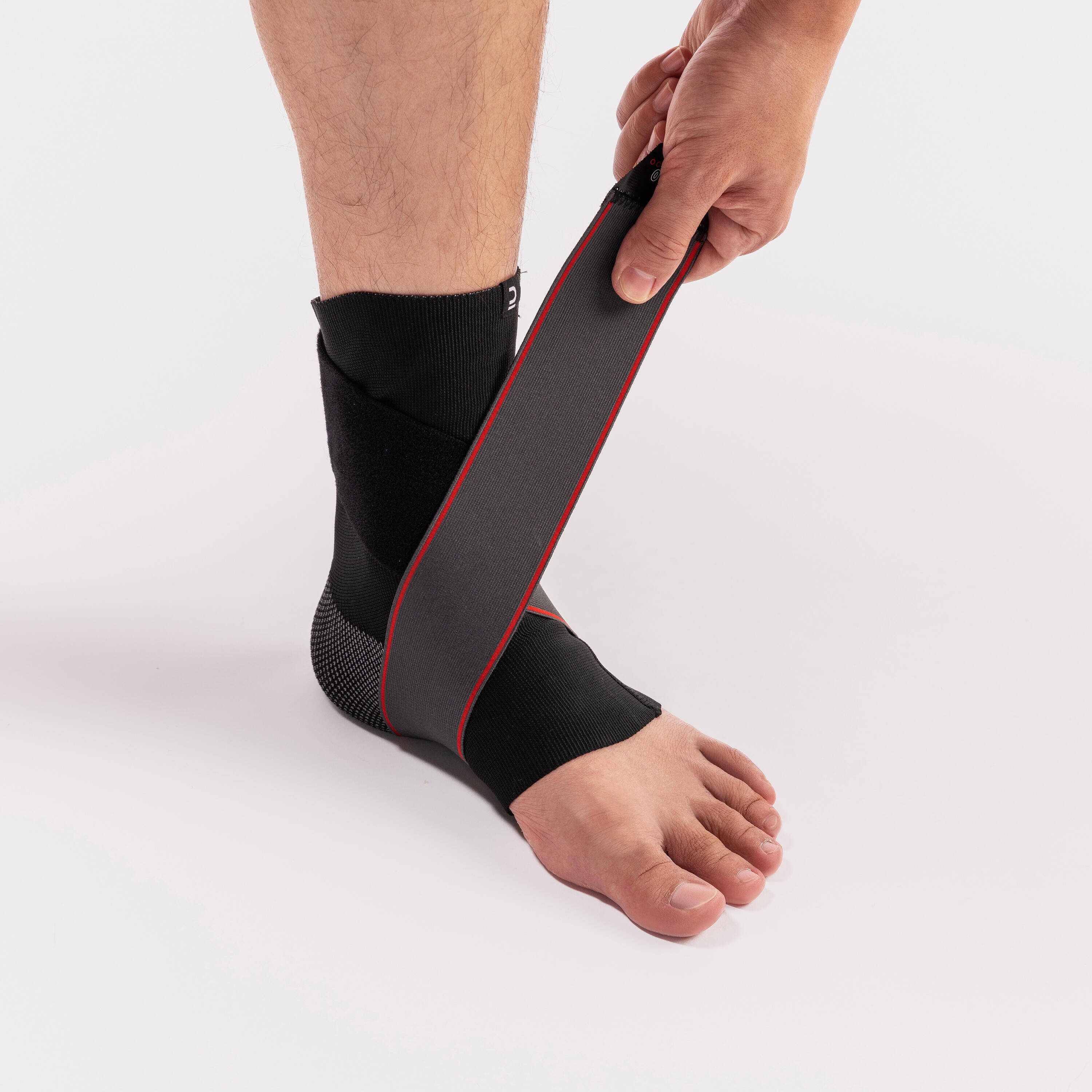 Adult Right/Left Ankle Ligament Brace R100 - Black -  2