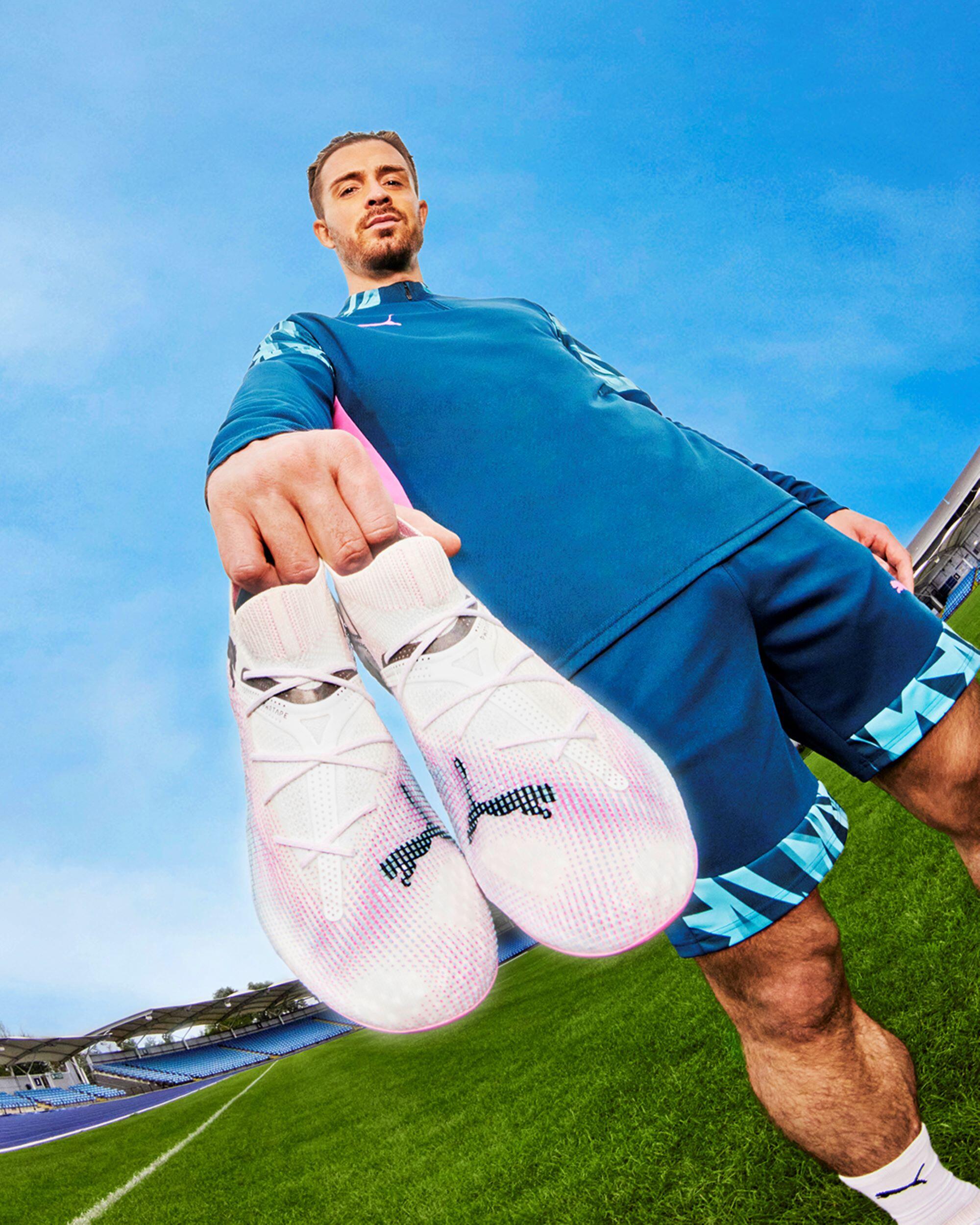 Chuteiras de Futebol Adulto Future 7 Pro FG/AG Branco 9/12