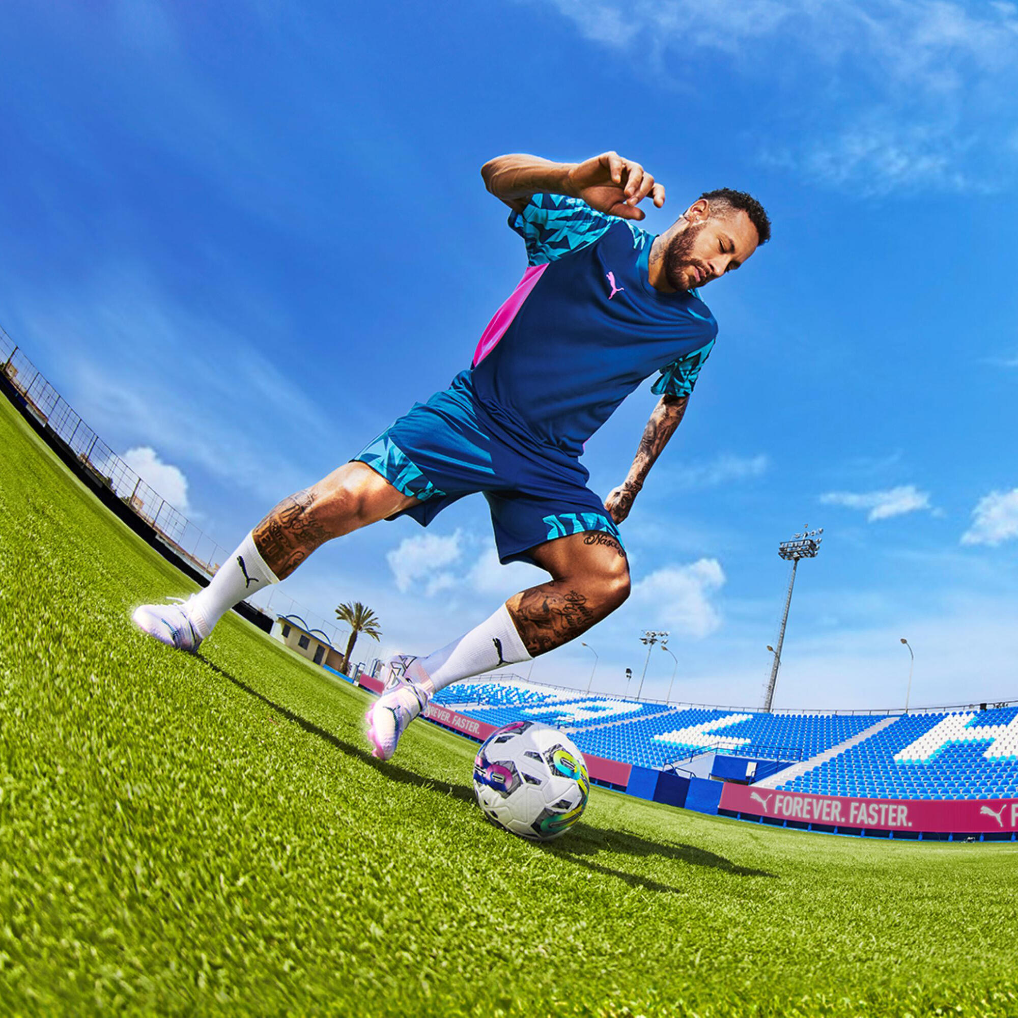 Chuteiras de Futebol Adulto Future 7 Pro FG/AG Branco 4/12