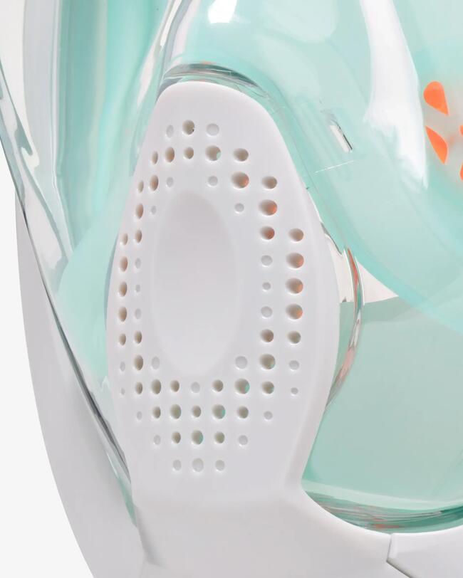Hände halten Schnorchelmaske Easybreath Damen/Herren mit Akustikventil 540 FT blau