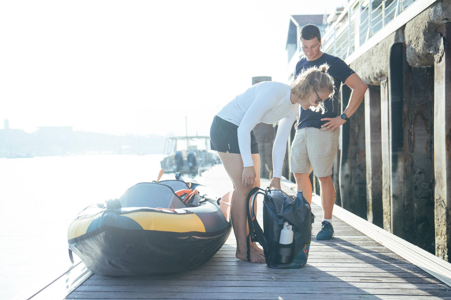 RUCKSACK WASSERDICHT 20L - Actionbild