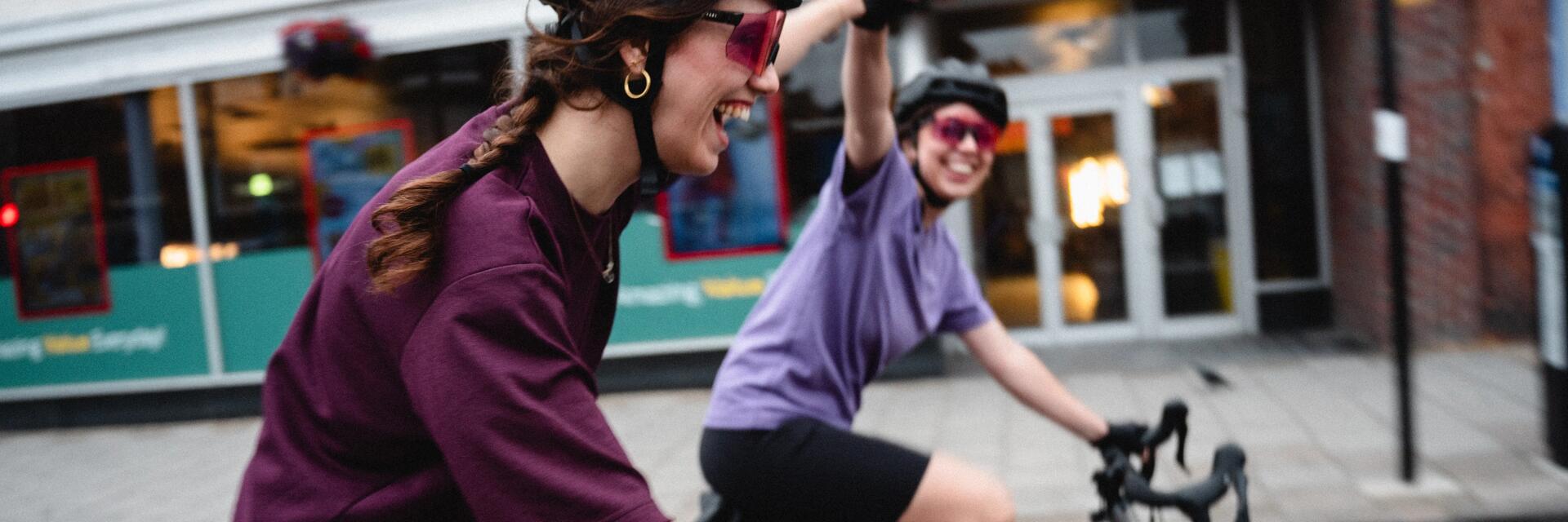 Une femme qui s'étire au réveil