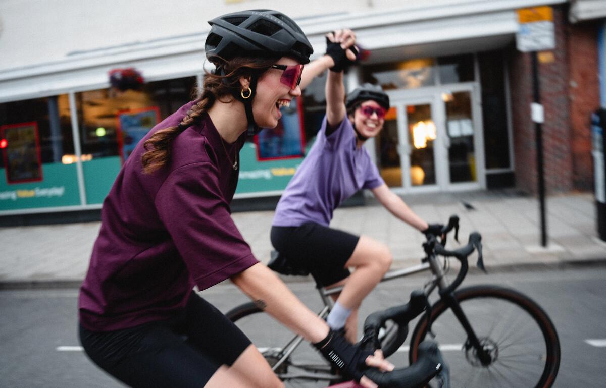 Frau auf Fahrrad