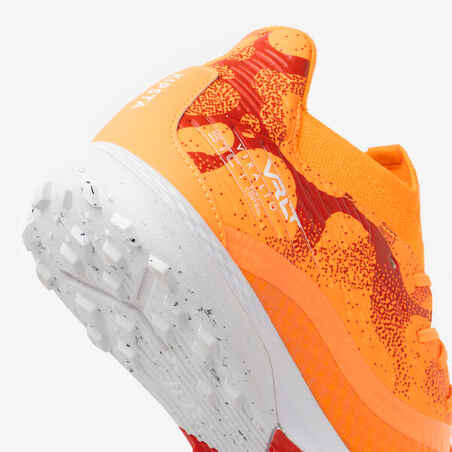 Oranžni nogometni čevlji VIRALTO III 3D AIR MESH TF 