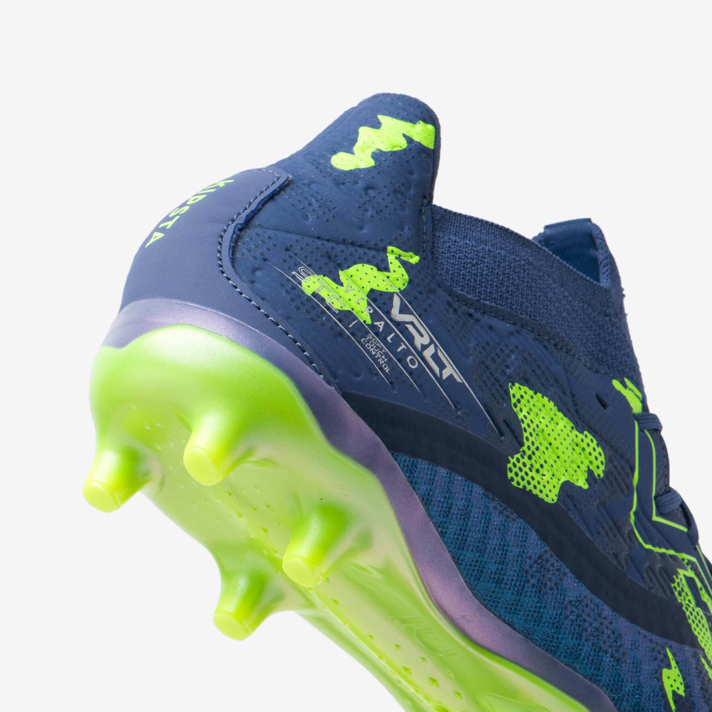 VIRALTO III soccer boots.ELITE FG BLUE BEETLE