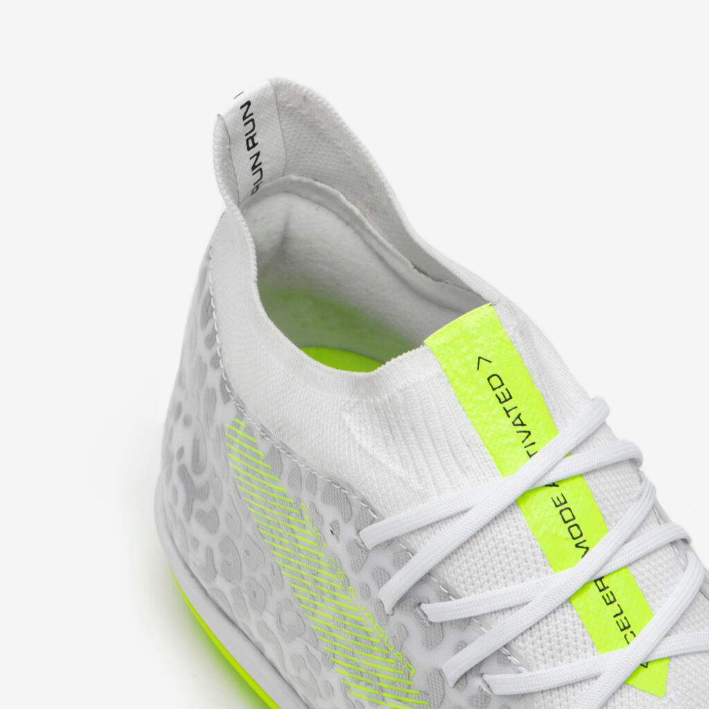 CALZADO DE FÚTBOL TERRENO DURO CLR TURF .TF JAGUAR BOOST