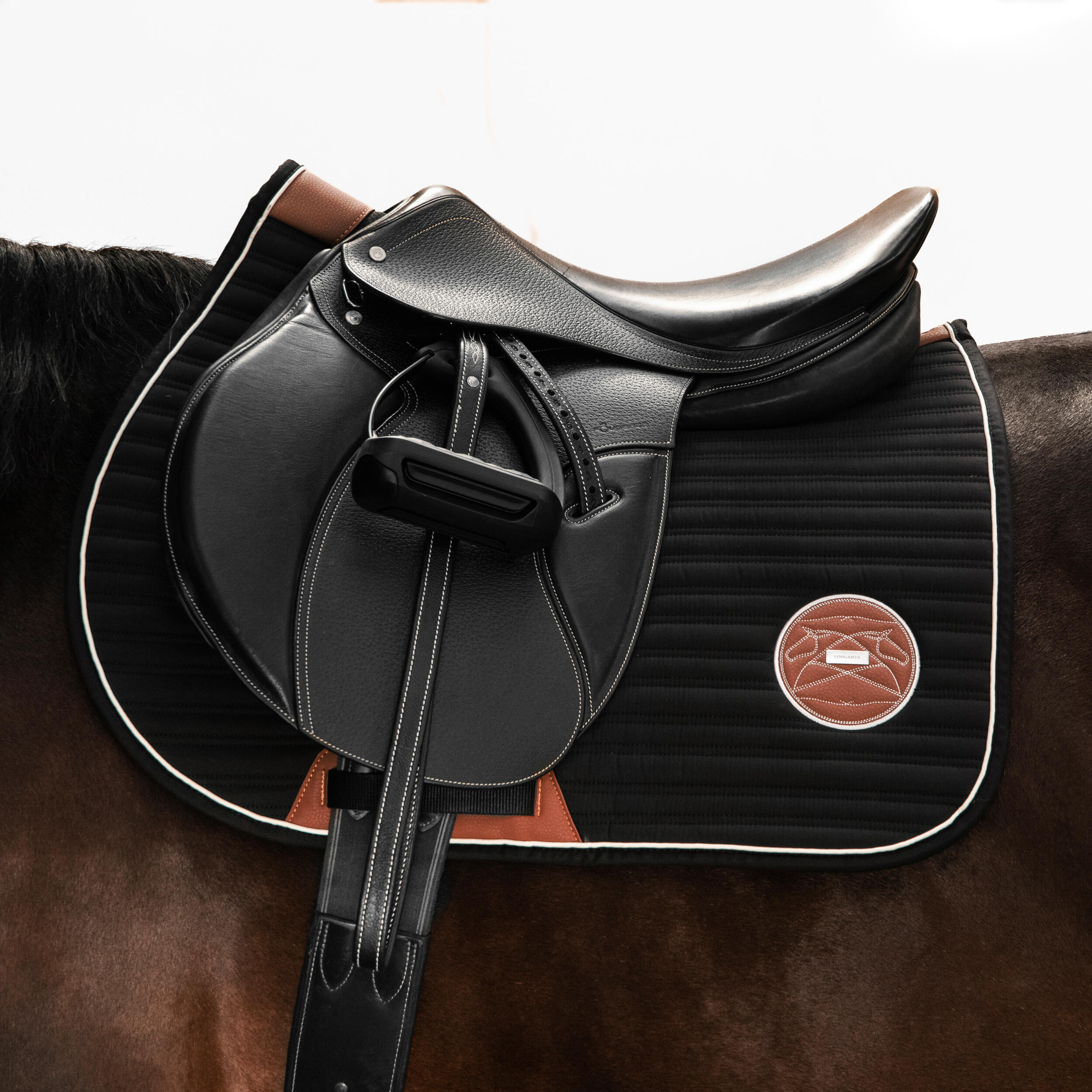 ZADELDEK VOOR PAARD EN PONY 900 ZWART 5/7