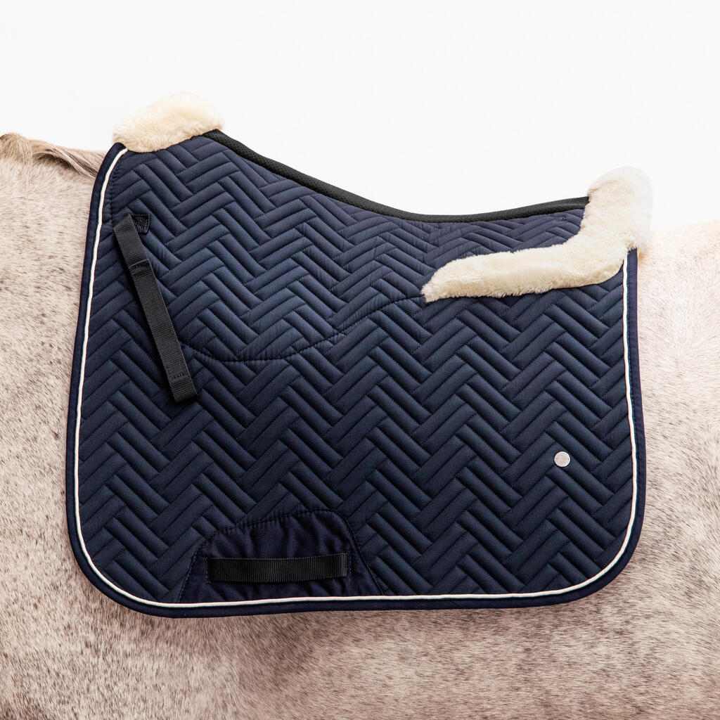 Zirgu iejādes polsterēta seglu sega “900”, tumši zila