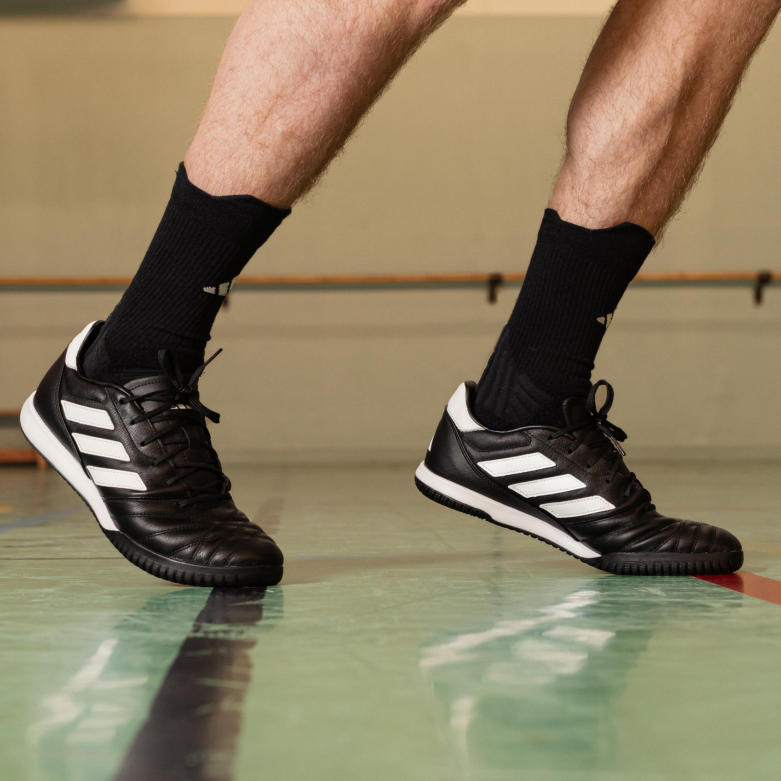 Adult Futsal Trainers Gloro - Black 4/11