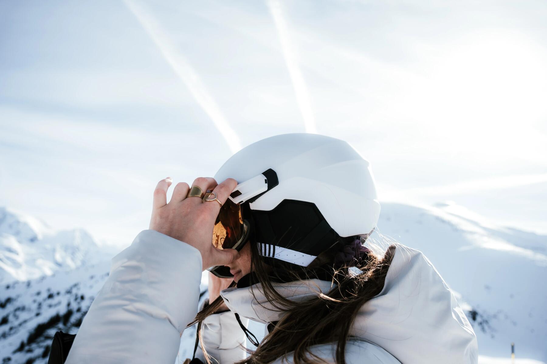 Sicher unterwegs mit einem gepflegten Skihelm!
