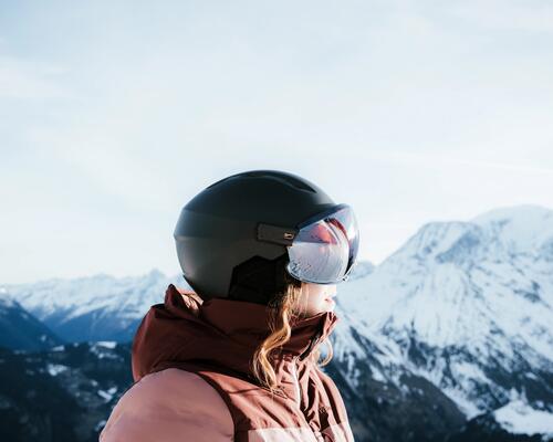 CUM SĂ ÎȚI ALEGI CASCA DE SNOWBOARD