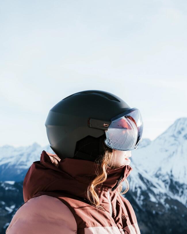 PST 550 ADULT SKI HELMET WITH VISOR