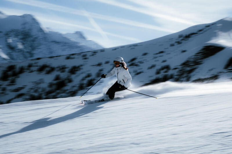 Cum să te echipezi pentru sporturile de iarnă cu produse second- hand