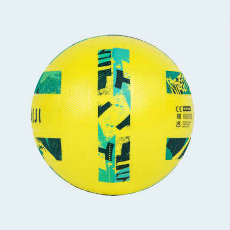 Didelis geltonas baseino kamuolys