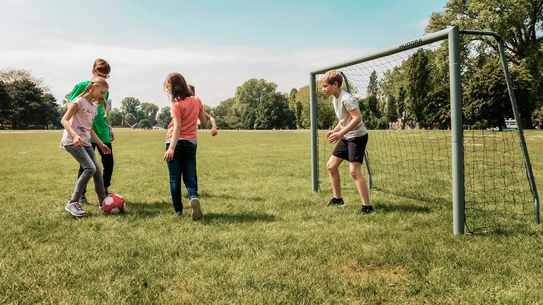 Guide complet pour choisir le but de football adapté à vos besoins