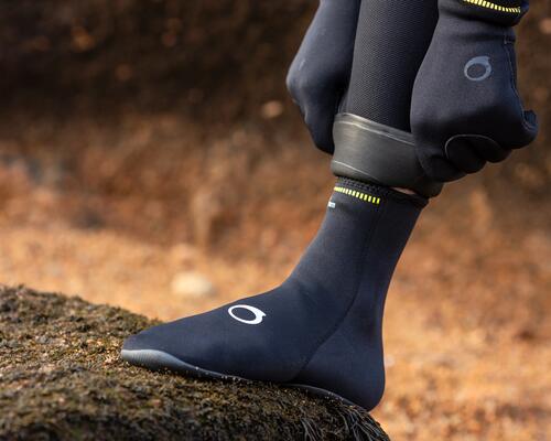 Comment choisir ses gants, bottillons et chaussons de plongée ?
