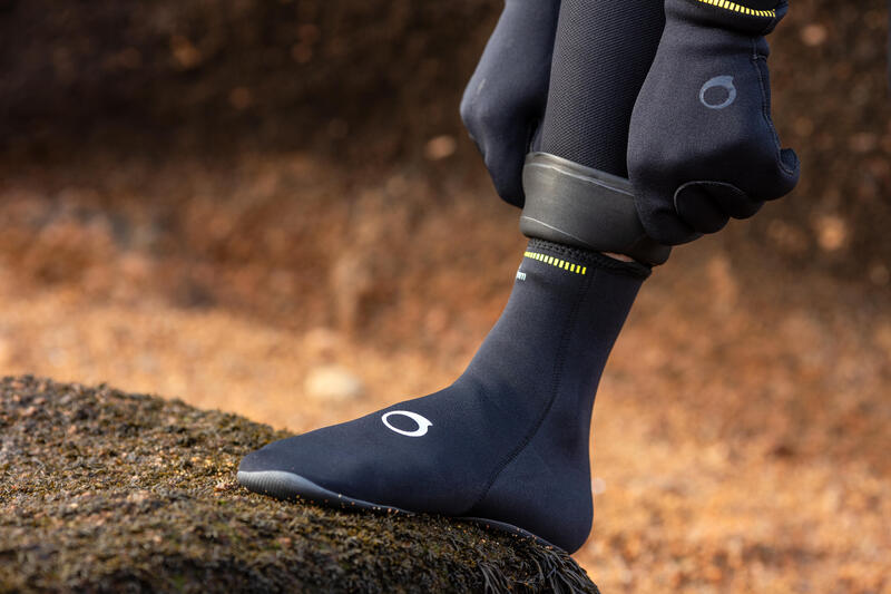 Comment choisir ses gants, bottillons et chaussons de plongée ?