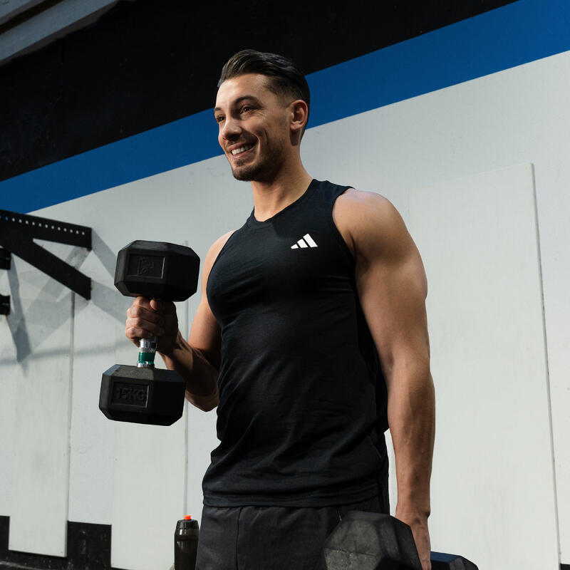 T-SHIRT SEM ALÇAS DE FITNESS HOMEM PRETO