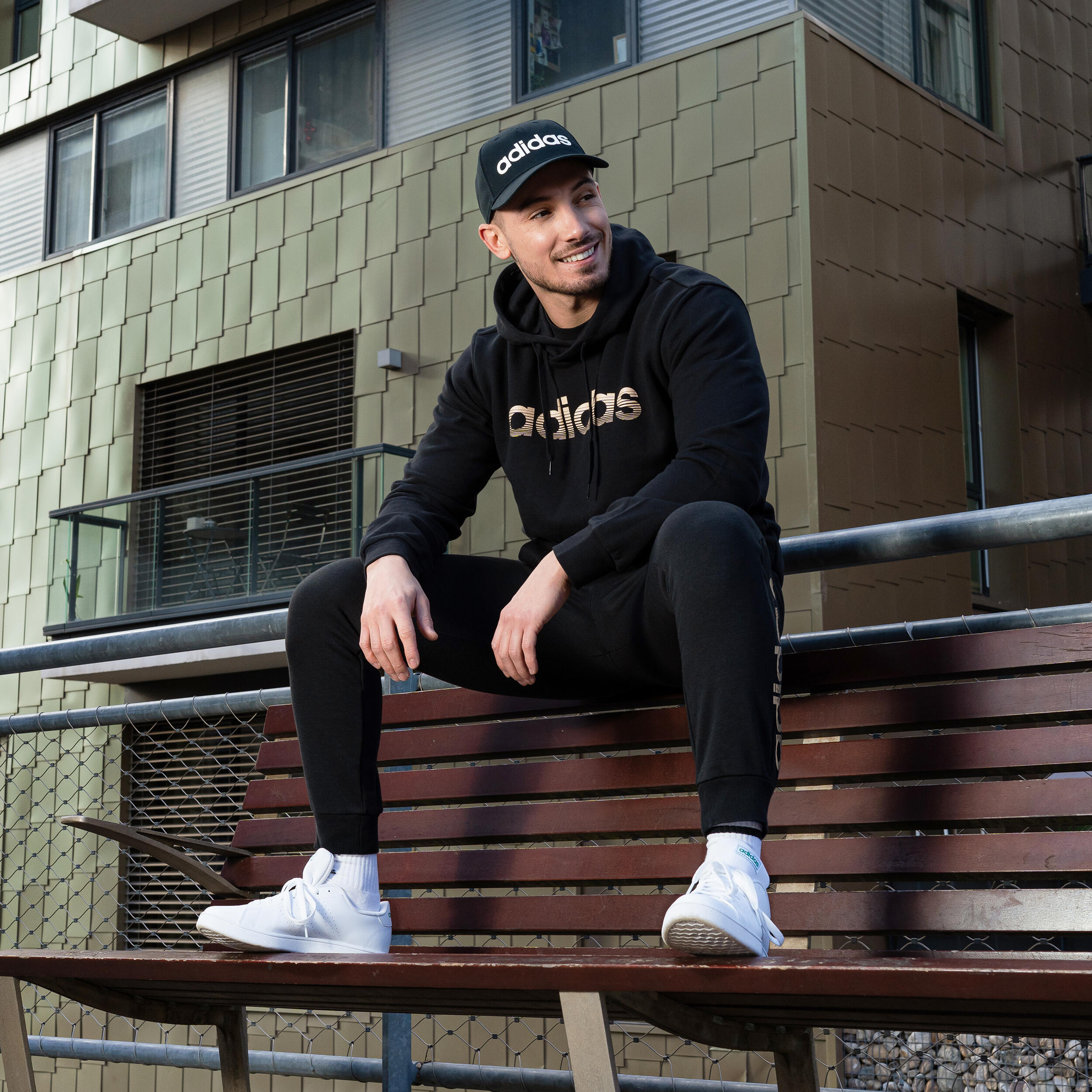 Adidas Jogginghose Herren ‒ schwarz  8/9