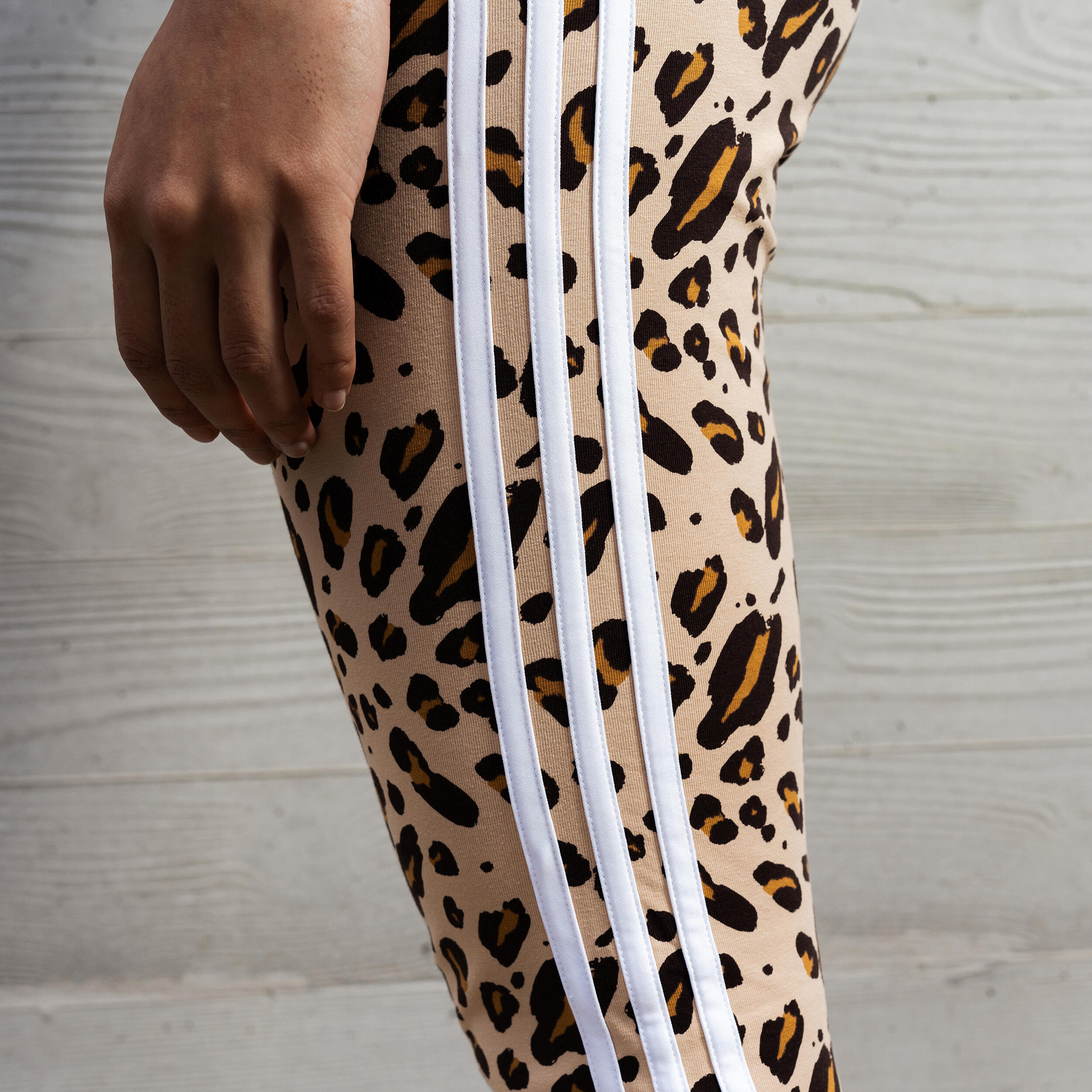 LEGGINGS DE FITNESS MULHER ADIDAS ANIMAL BEGE/CASTANHO 9/9