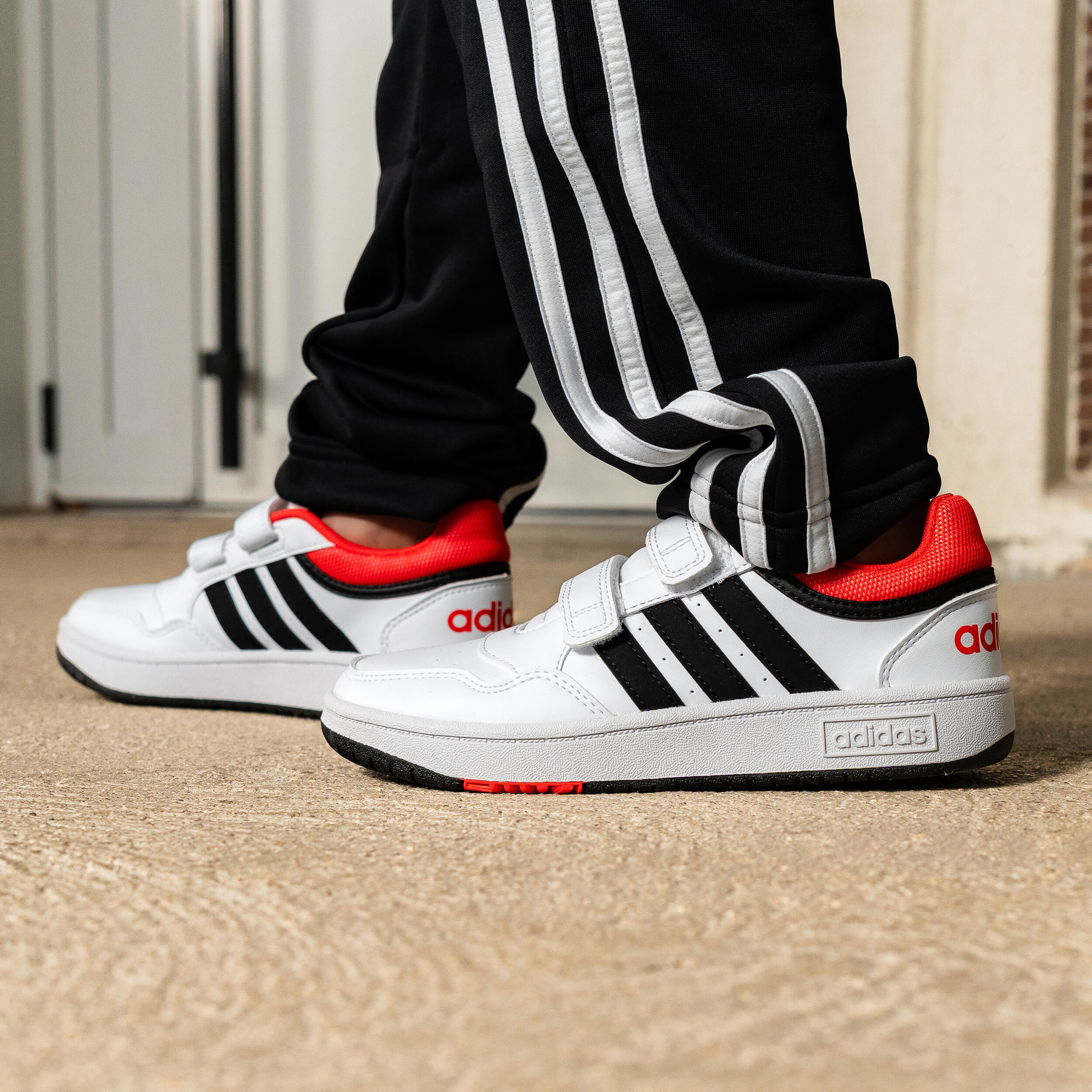 Sneakers ADIDAS bambino HOOPS con strap bianco-rosso dal 28 al 34 10/10