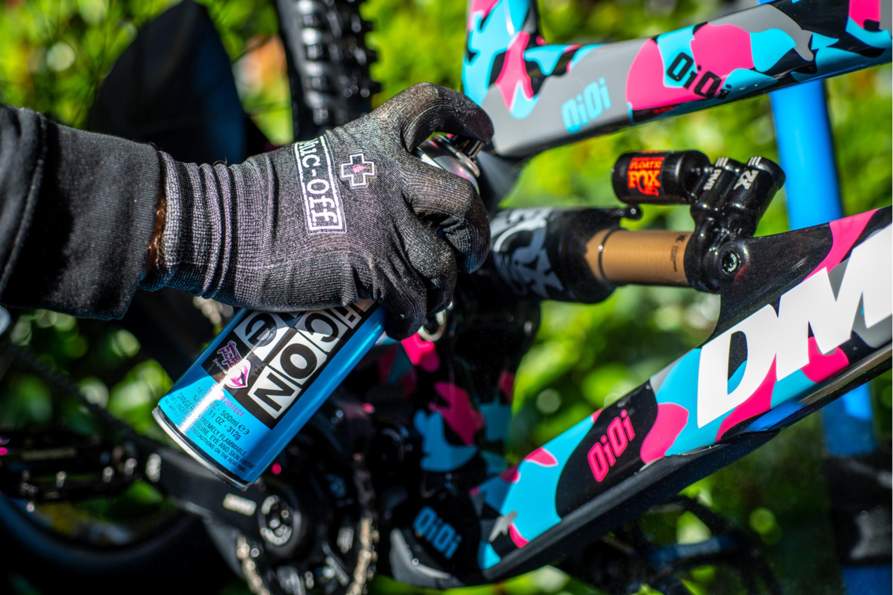 Reinigungsspray Velo Silikon Shine Muc-Off  2/2