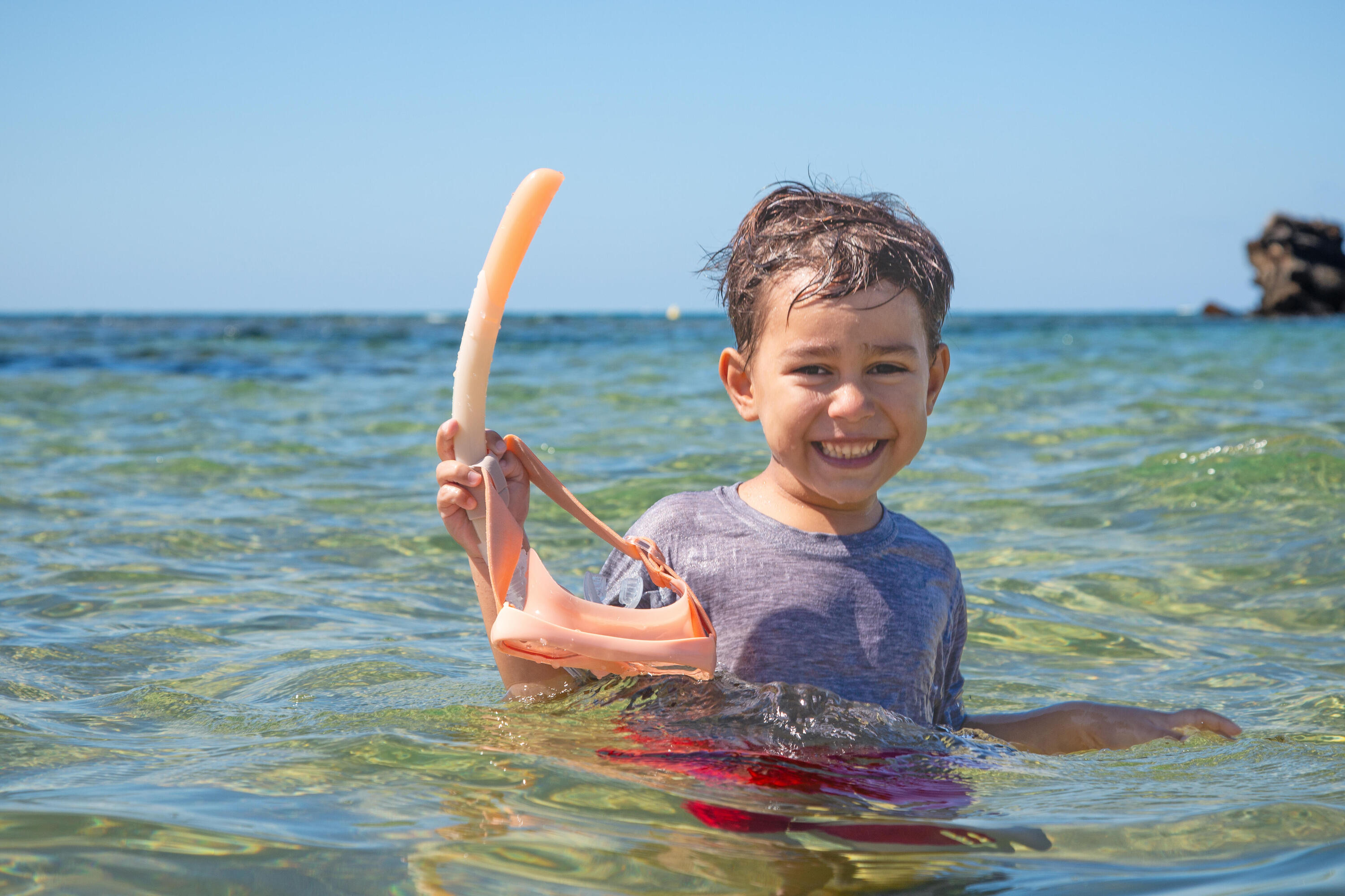 Kit de buceo con máscara y tubo de snorkel con válvula durazno para niños 100 7/10