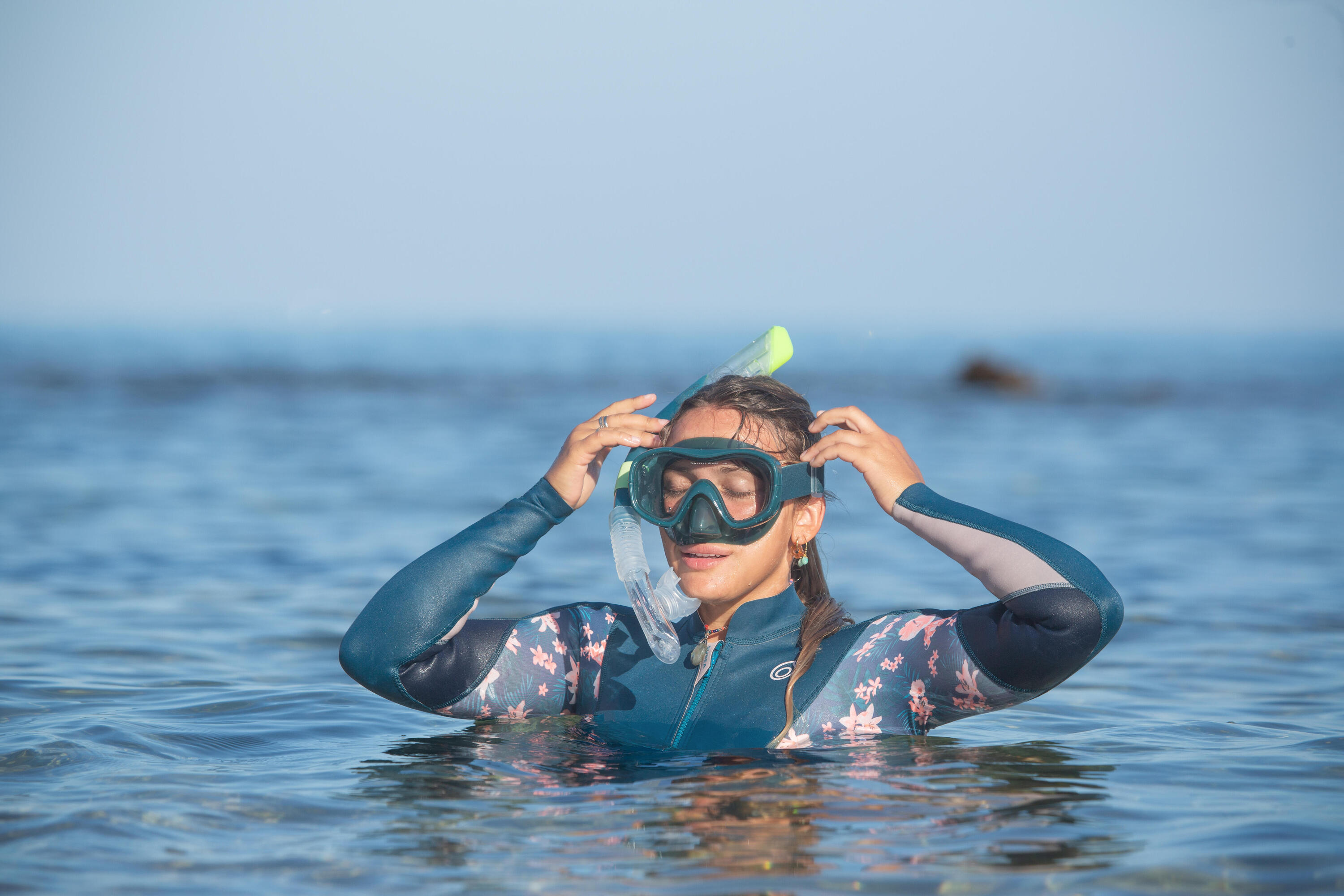 Kit snorkeling adulto 100 COMFORT DRY TOP maschera boccaglio verde 8/11