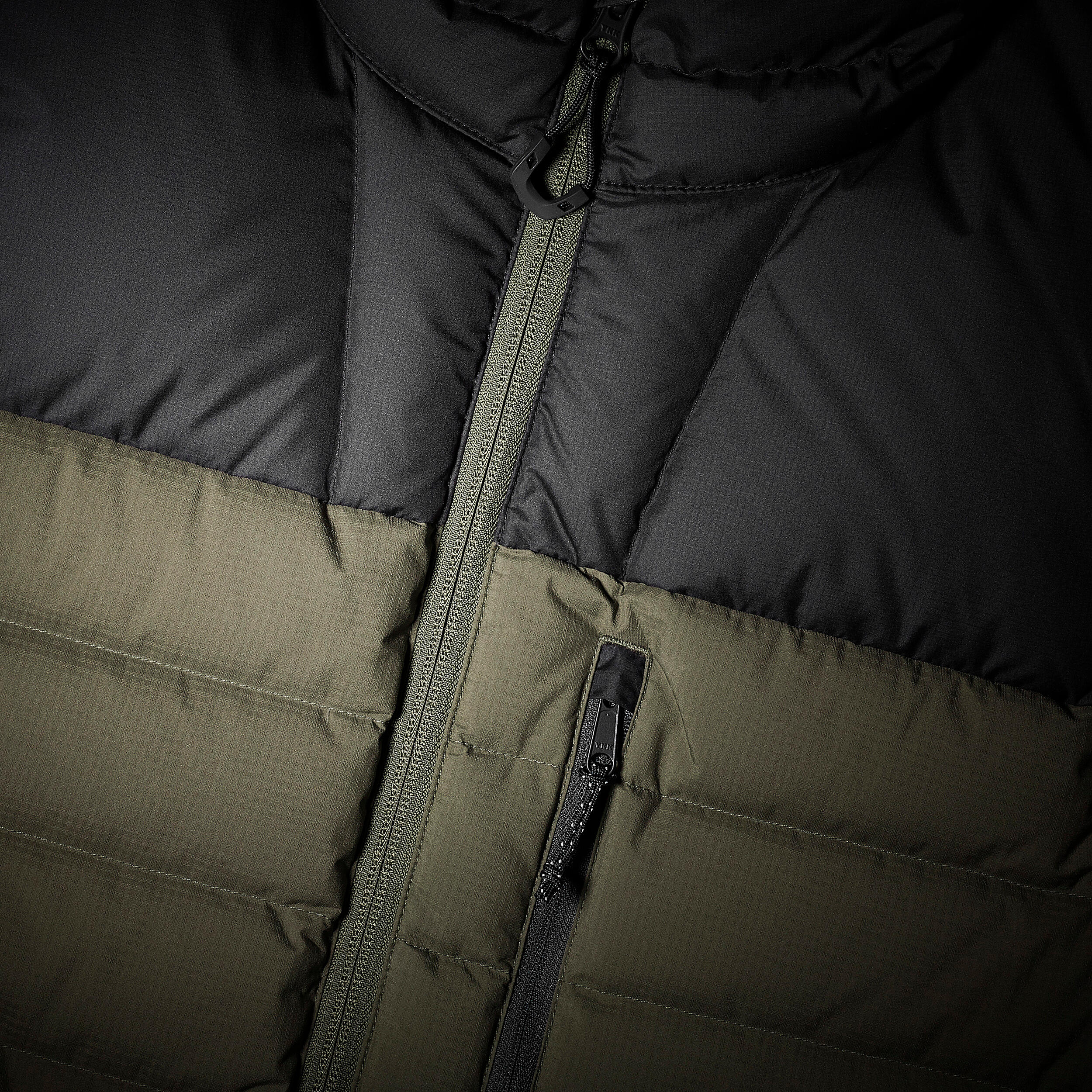 Men’s Mountain Trekking Padded Gilet - MT500 7/7
